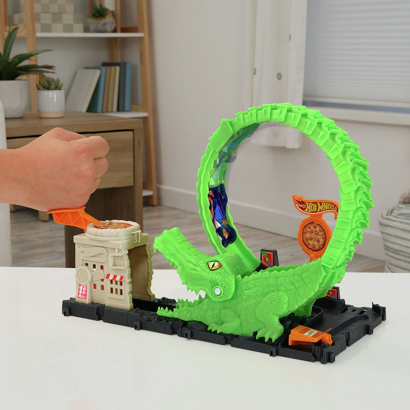 Hot Wheels City Gator Loop Attack Playset