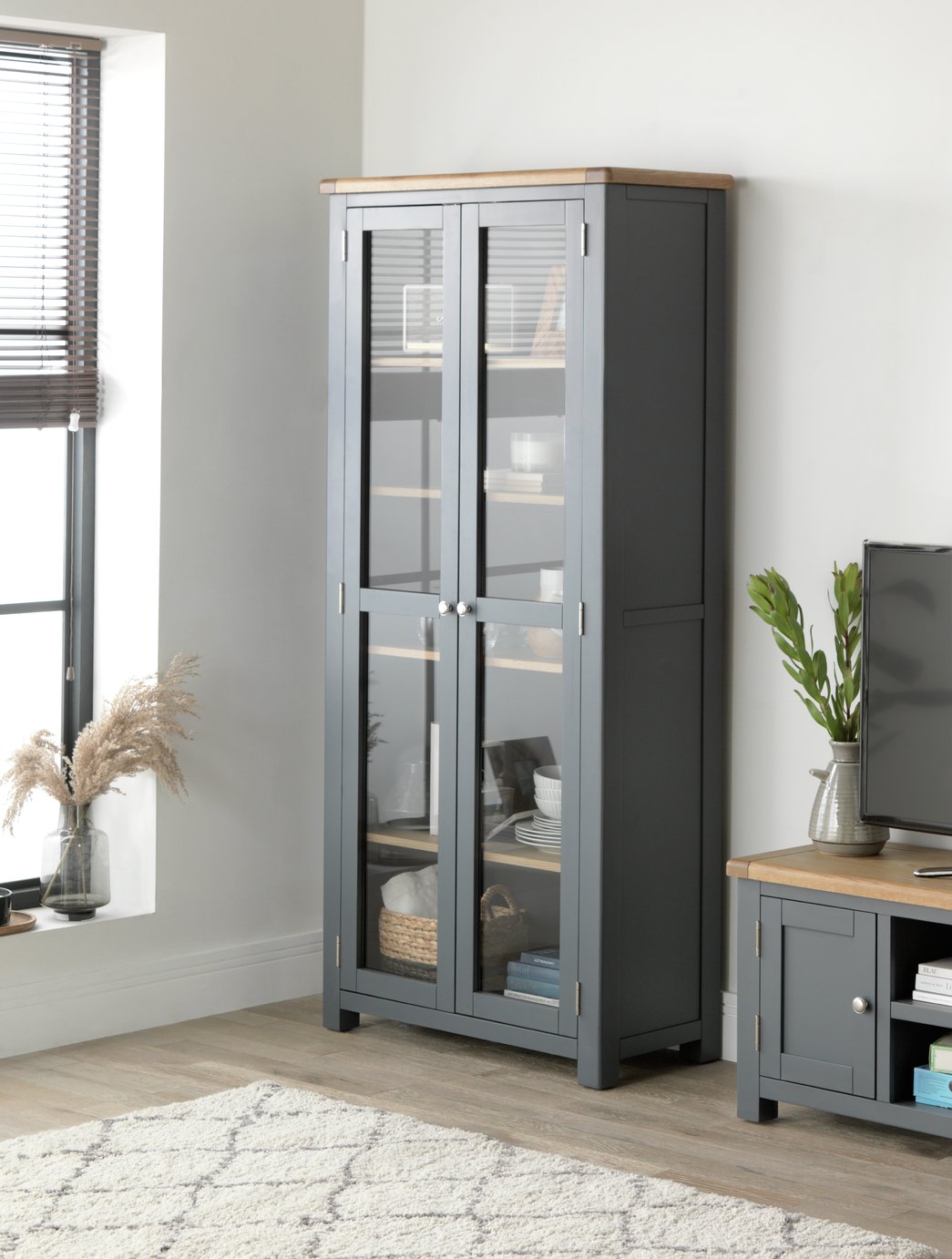 Argos Home Kent 2 Door Oak & Oak Veneer Display Cabinet-Grey Review