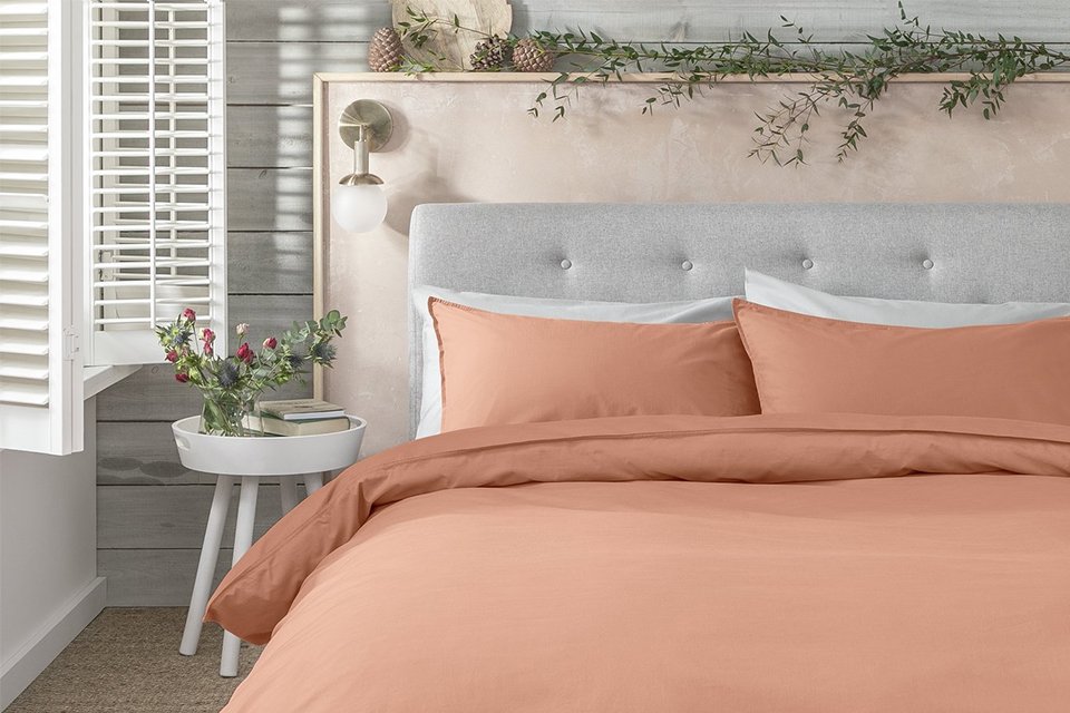 Navy linen bedding and pillowcases.