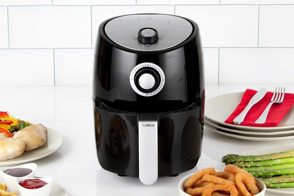 Tower compact air fryer.