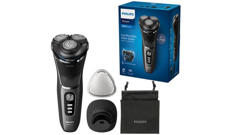 Wet and dry clearance electric shaver