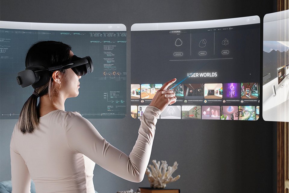 HTC VIVE XR Elite All-in-One VR Headset.