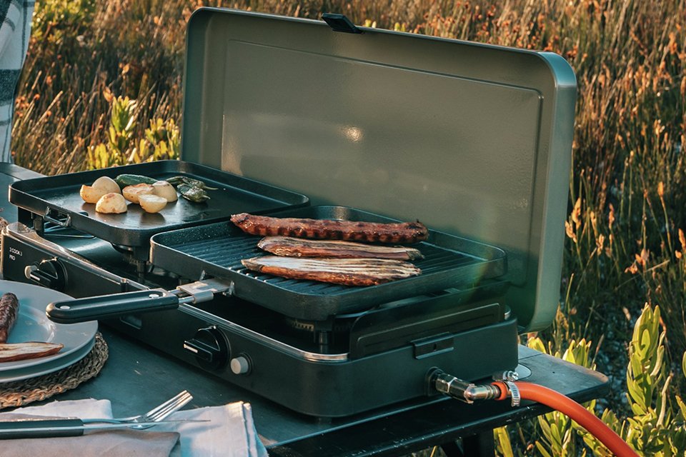 Campfire flavours. Stoves, cookers and camping cookware.