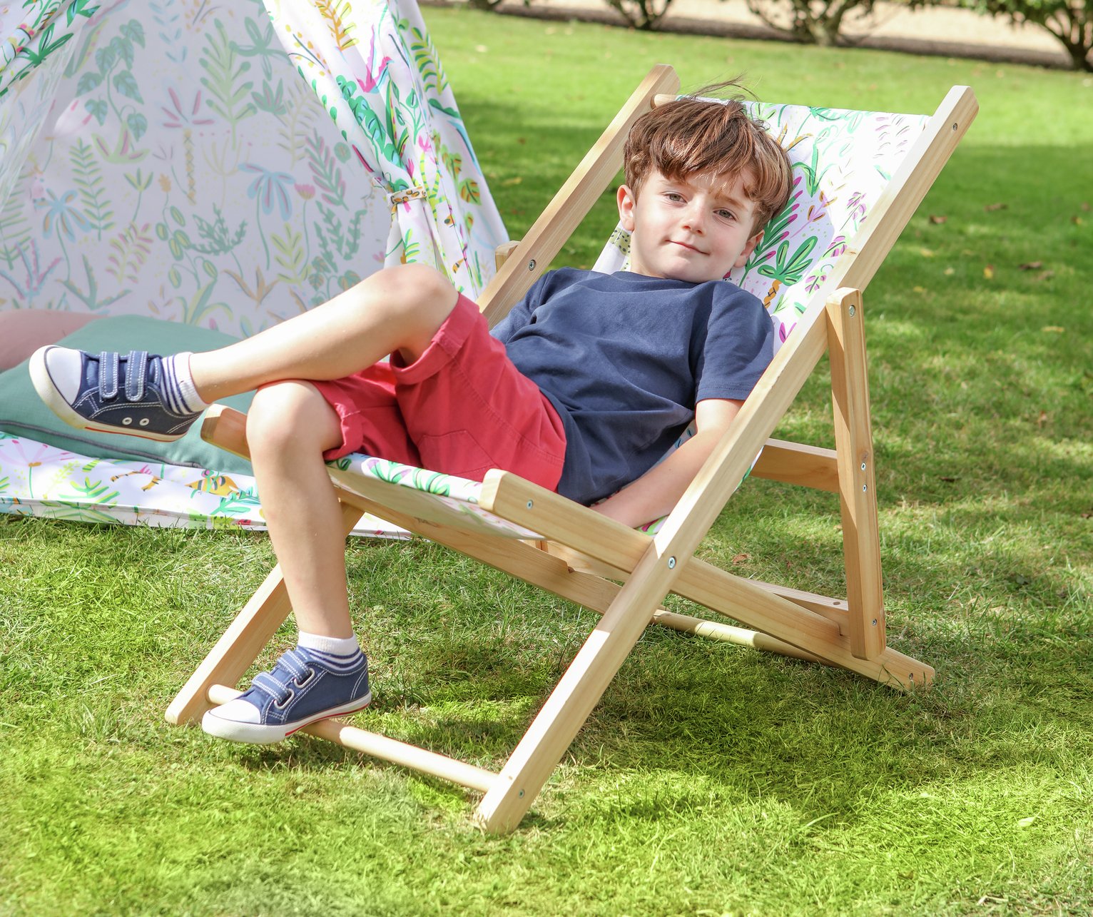 Party Animals Kids Wooden Deck Chair Review