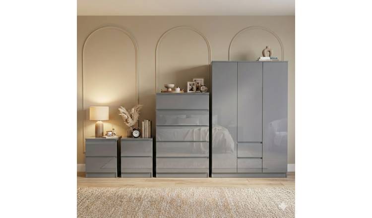 Vida Designs Glinton Bedroom Set (2x Bedsides, 5 Drawer Chest, Wardrobe) - Grey