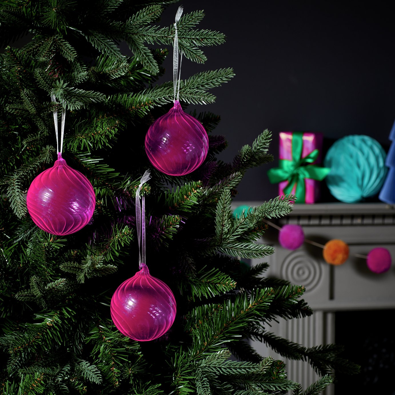 Habitat Pack of 3 Twisted Christmas Baubles - Neon Pink