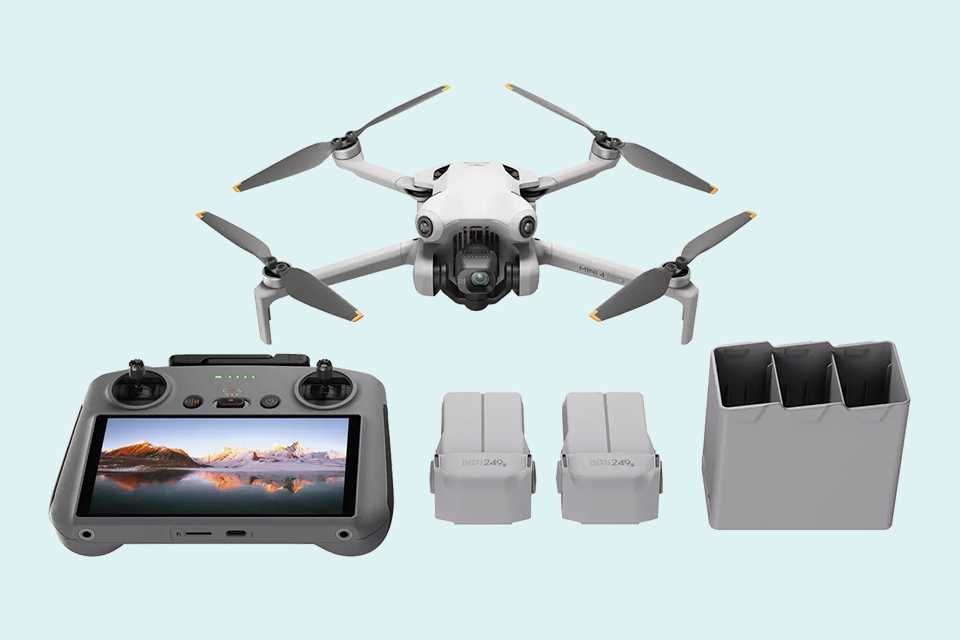 DJI Mini 4 Pro fly more combo drone.