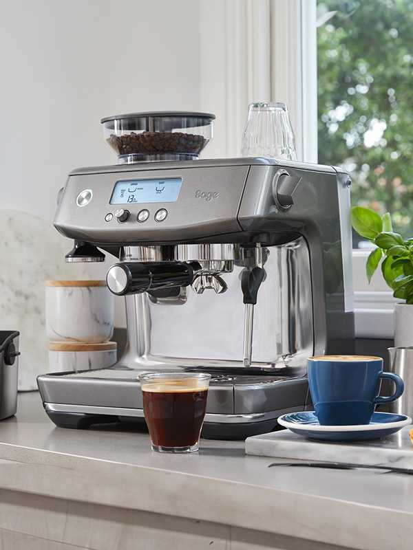 Brew like a barista with our tips and advice. Discover our coffee machine buying guide now.