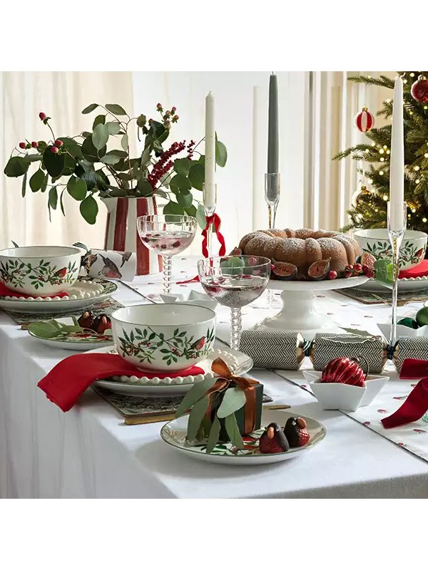 Christmas hosting. From hosting essentials to fabulous gifting ideas.