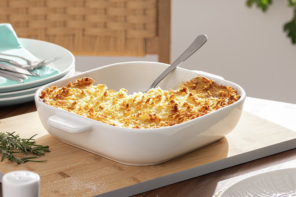 Habitat Riko 29cm Large Porcelain Square Roaster.