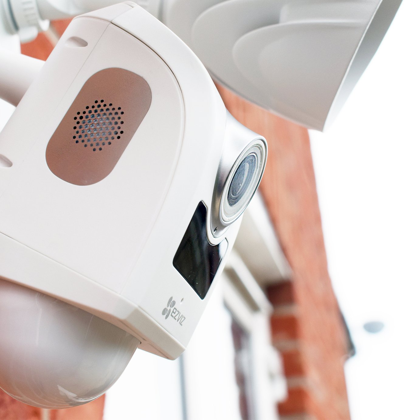 EZVIZ LC1 Outdoor Floodlight Camera Reviews Updated May 2023