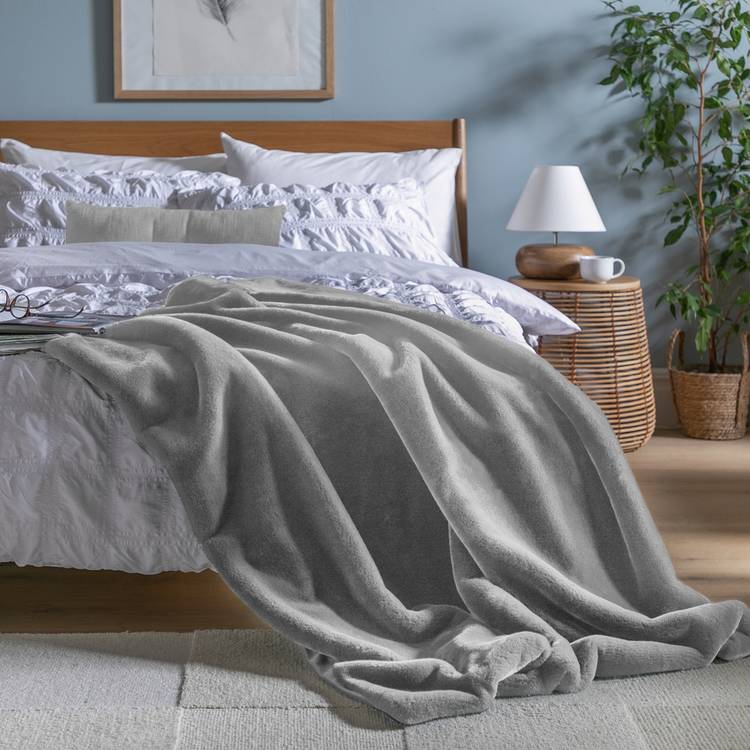 Habitat Faux Fur Throw - Dove Grey - 125x150cm 0