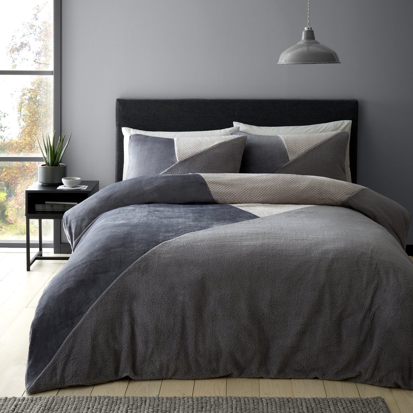 Catherine Lansfield Larsson Geo Fleece Bedding Set - King