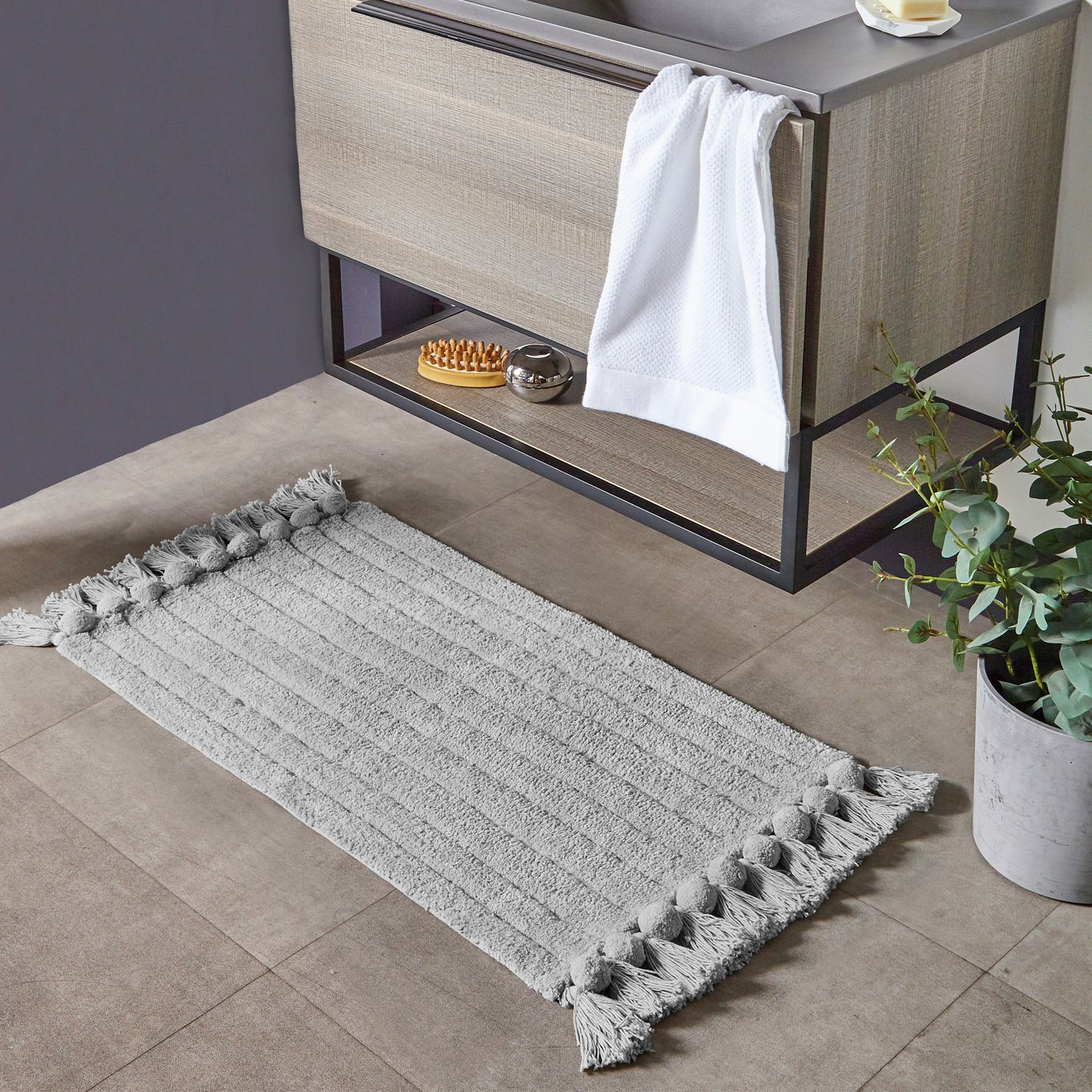 The Linen Yard Cotton Ribbed Tassel Bath Mat - Grey