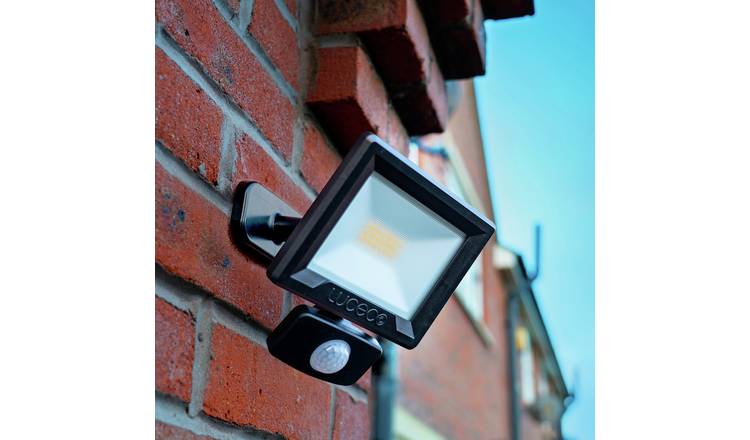 Luceco Essence 20 W PIR Floodlight