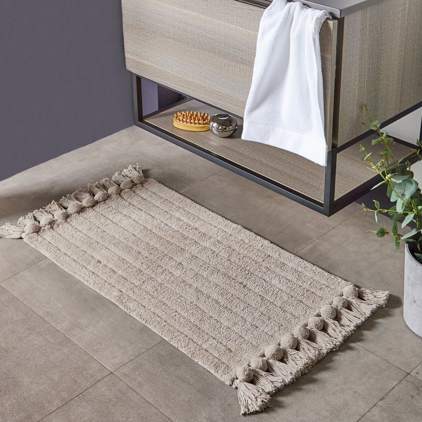 The Linen Yard Cotton Ribbed Tassel Bath Mat - Natural