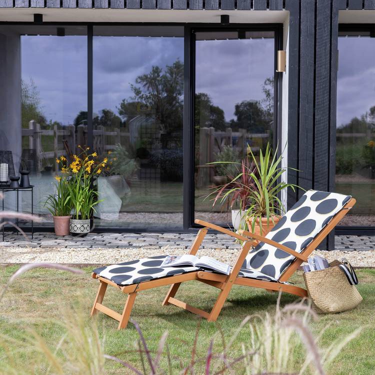 Argos Home Folding Wooden Sun Lounger - Black & White 0