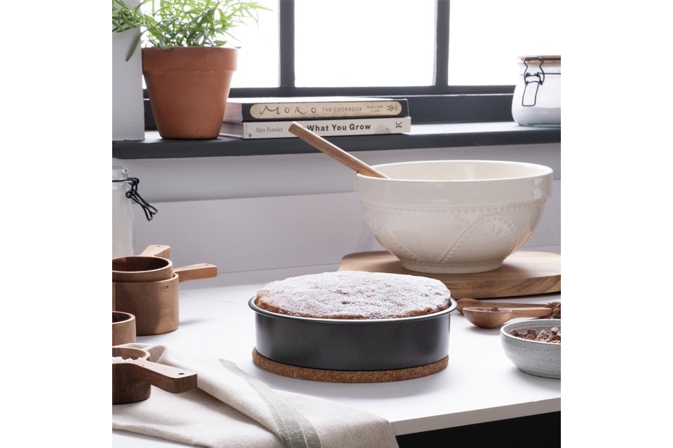 Tis the season to bake. Bake like a pro with our mixers, bakeware and more. Shop bakeware.