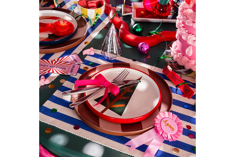 Make it your moment. Are you Big Day-ready? Prep it your way with spotlight-making tableware and furniture. Shop festive hosting.