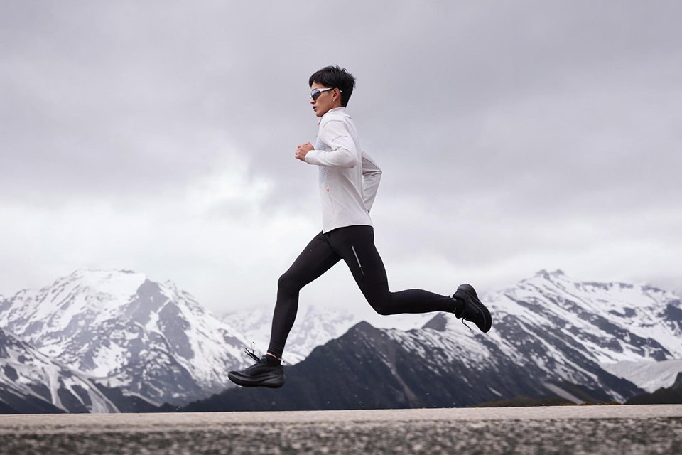 Running. Ready, set, run. Find the gear you need to go further, feel stronger and enjoy every step.