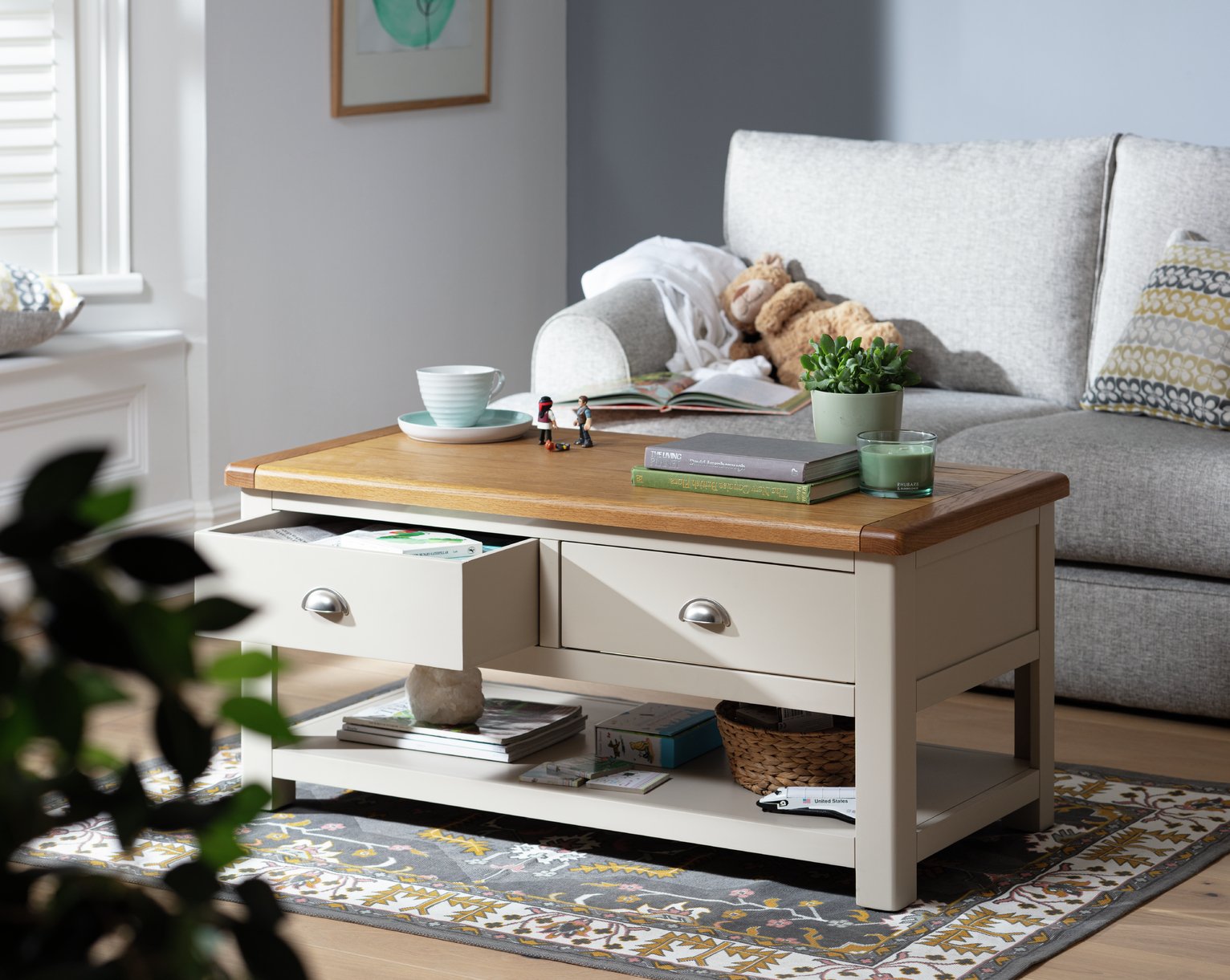 Argos Home Kent 2 Drawer Oak & Oak Veneer Coffee Table -Grey Review