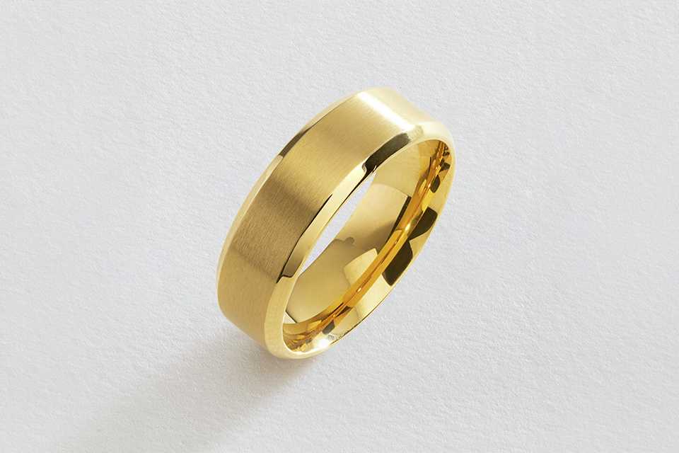 Revere Yellow Gold Plated Wedding Band Ring - Q.