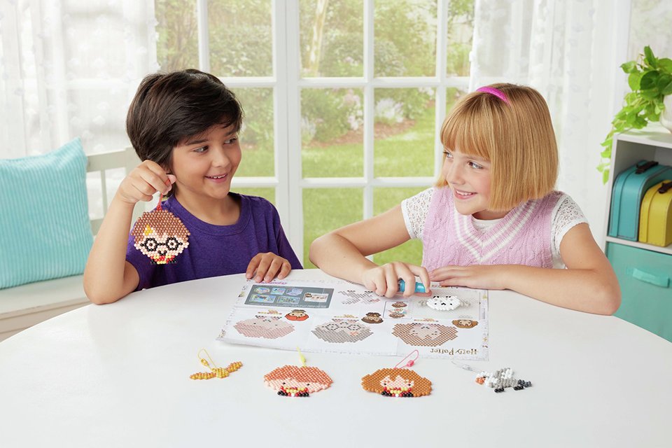 Warner Brothers Aquabeads Harry Potter Creations Kit.