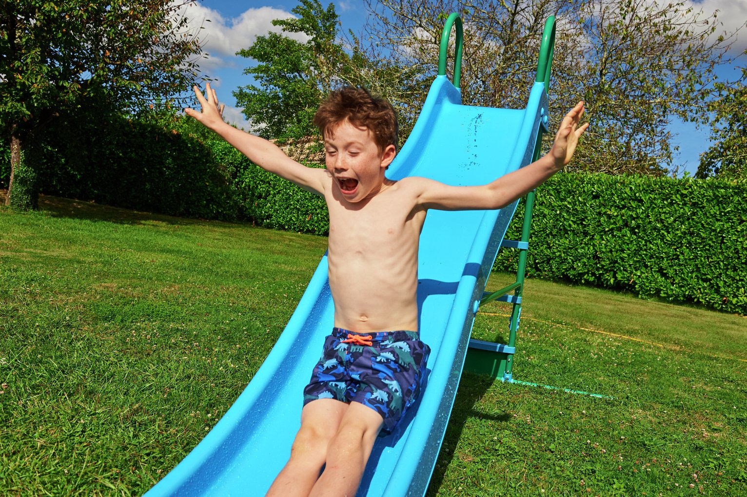 Chad Valley 9ft Kids Wavy Garden Slide Review