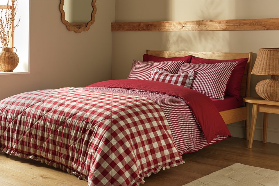 The burgundy edit. Shop homewares in this season's hottest shade. Shop now.