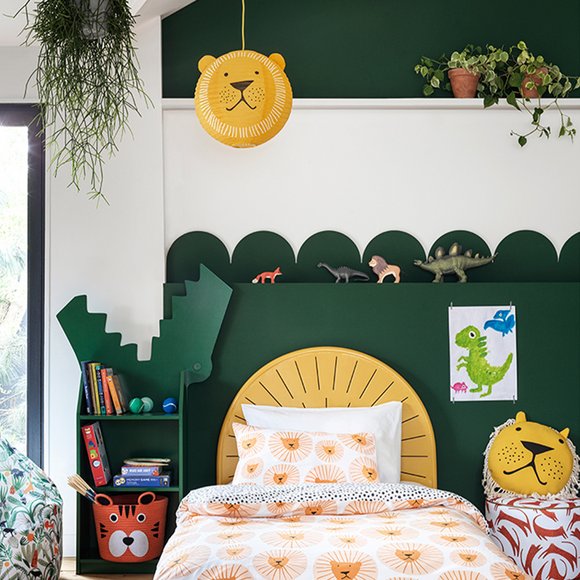 Image of an animal themed bedroom set.