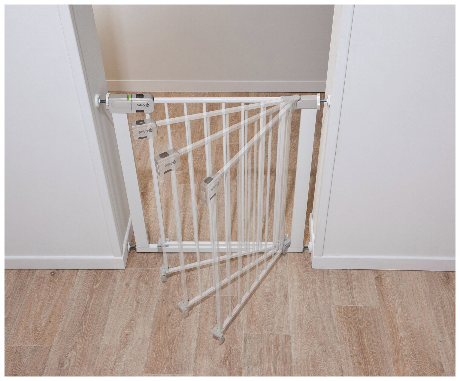 Safety 1st Pressure Fit Auto Close Safety Gate Review