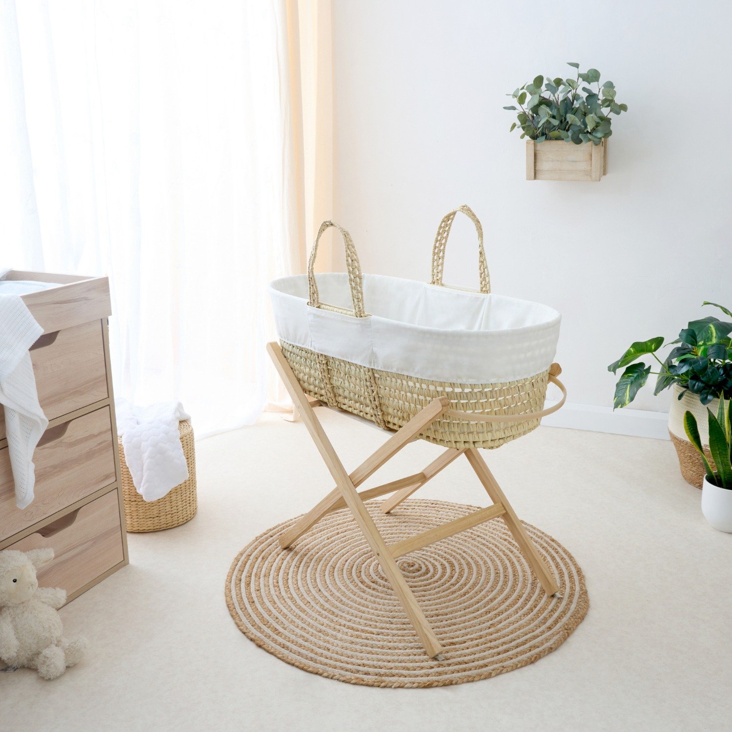Clair de Lune Essentials Moses Basket With Natural Stand