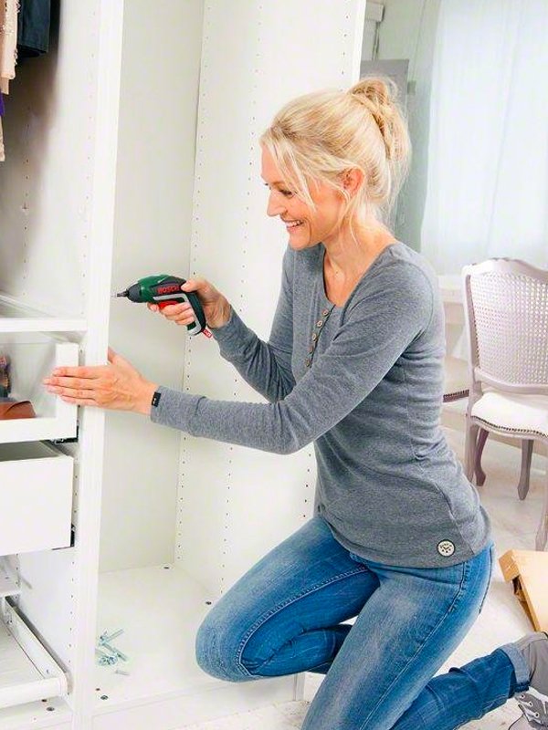 Looking for an electric screwdriver? Shop our range of electric screwdrivers including cordless screwdrivers.