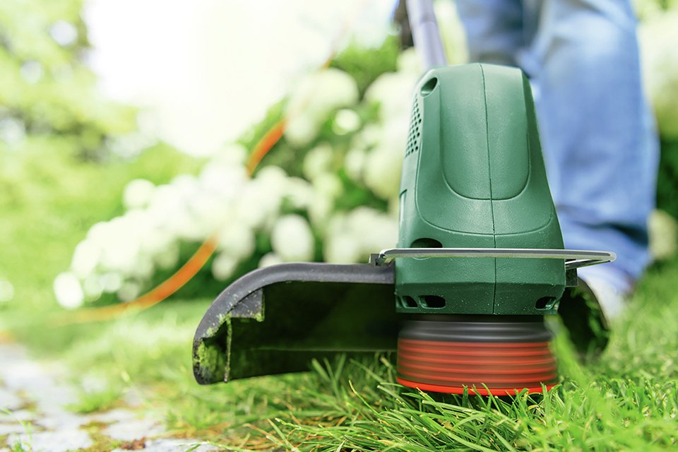Grass trimmers £50 & under. Keep your lawn edges sharp with a great value grass trimmer.