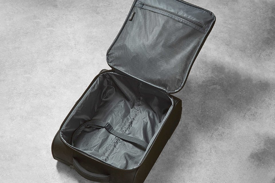 Rock 2 Wheel Soft Suitcase - Small, Black.