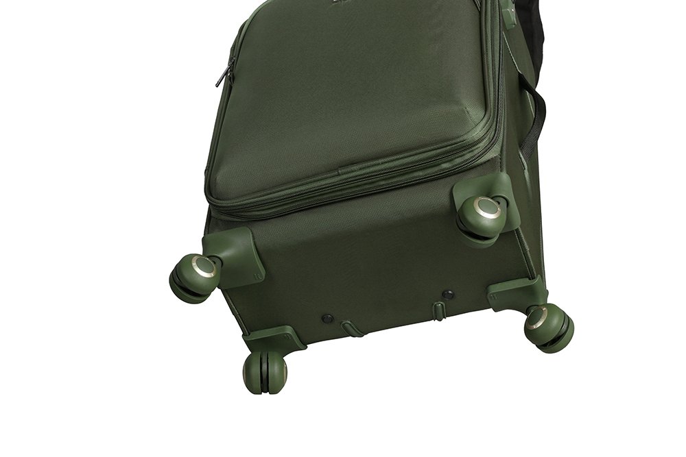 it Luggage Synchronous Expandable 8 Wheel Cabin Suitcase Review