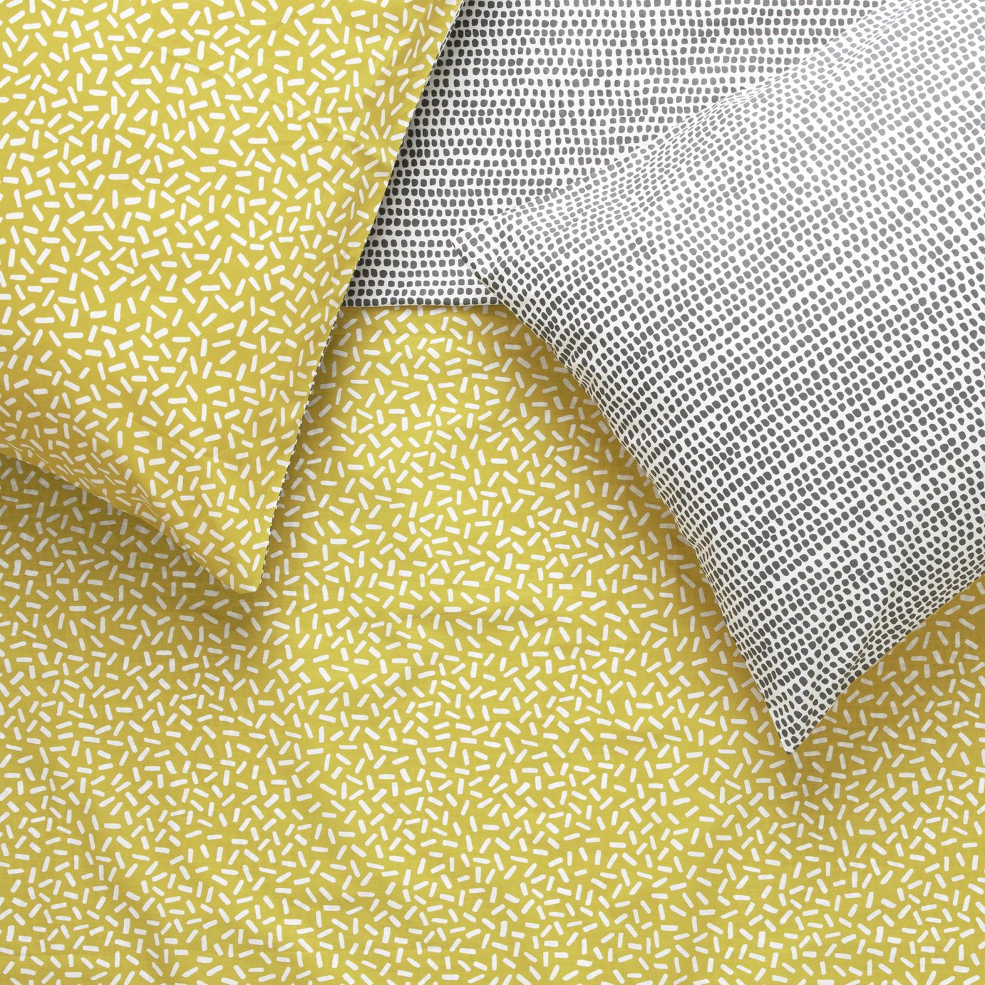 Habitat Betsy Yellow Reversible Bedding Set Review