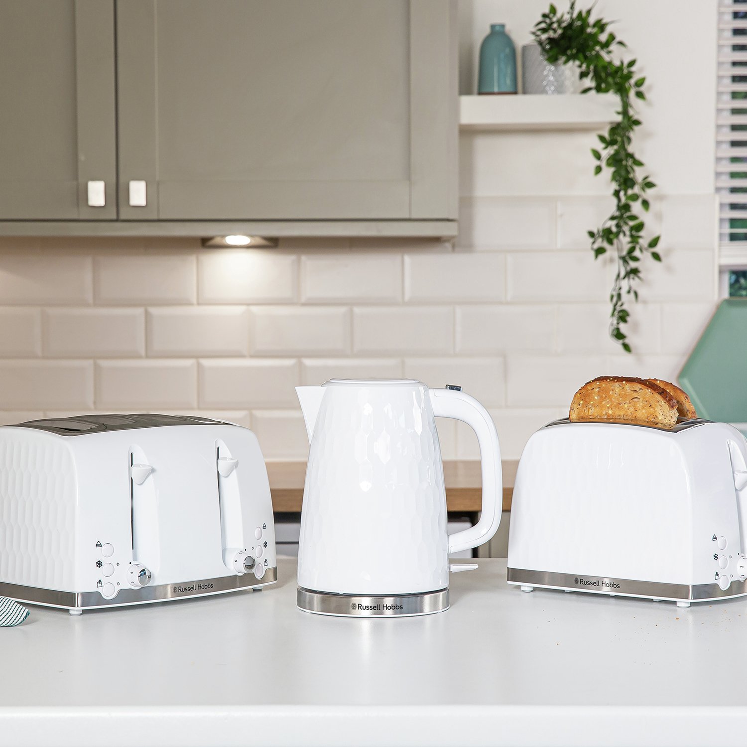 Russell Hobbs 26060 2 Slice Toaster Reviews Updated January