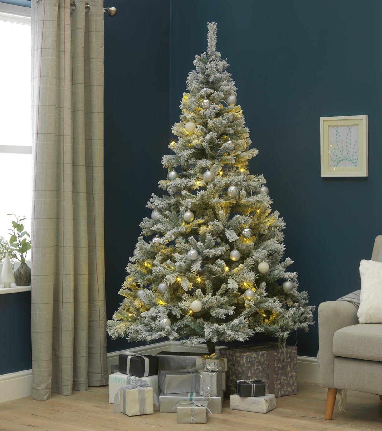 7ft artificial christmas tree