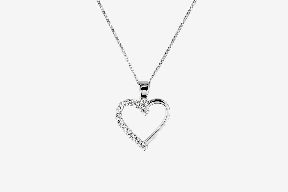 White gold heart pendant necklace.