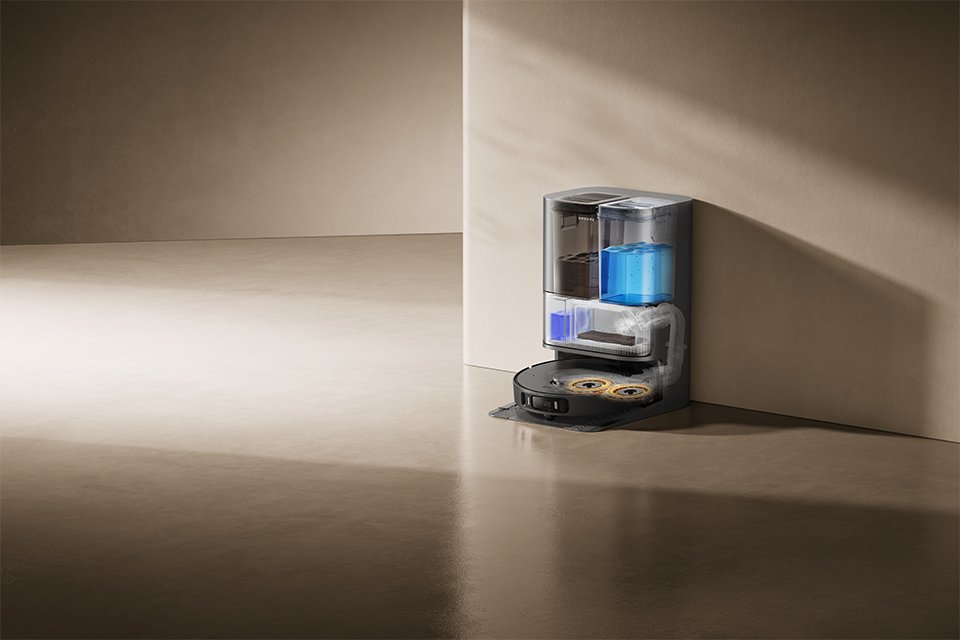 19k p.a. All-around coverage. Auto-empty & 75°C hot mop wash dock.