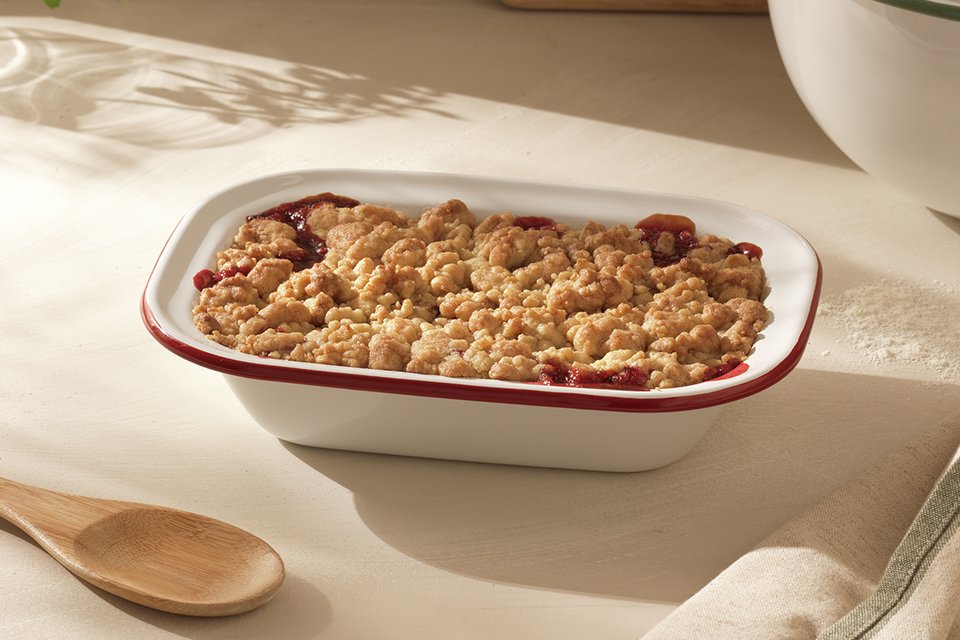 Argos Home 24cm Medium Carbon Steel Pie Dish - White.