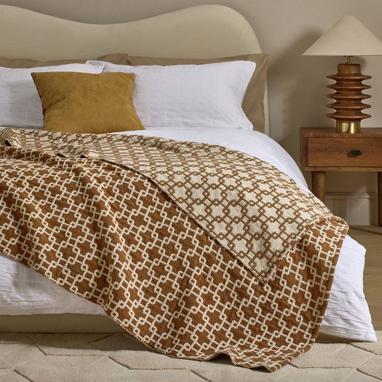 Habitat Chain Geo Woven Throw - Brown - 125x150cm 0