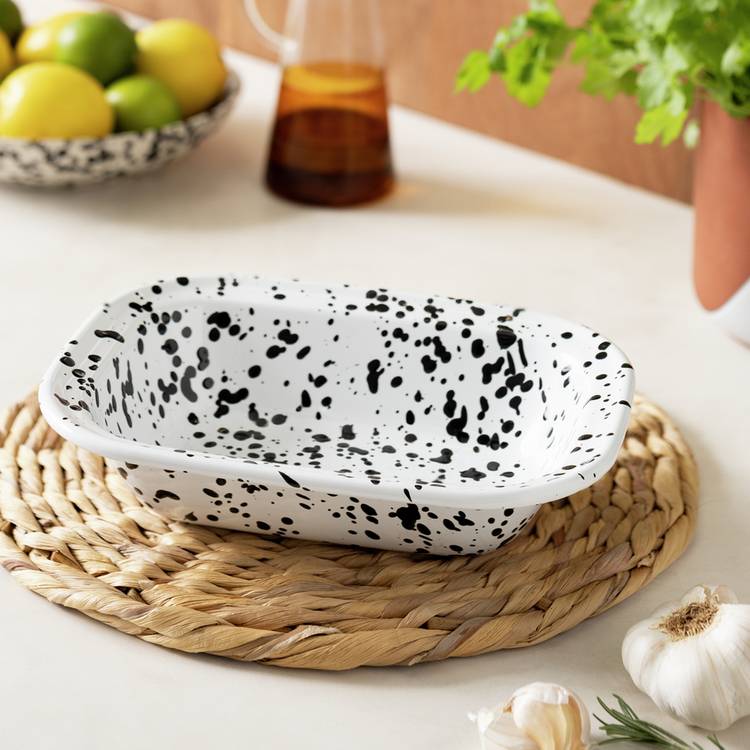 Habitat 24cm Enamel Pie Dish - White 0
