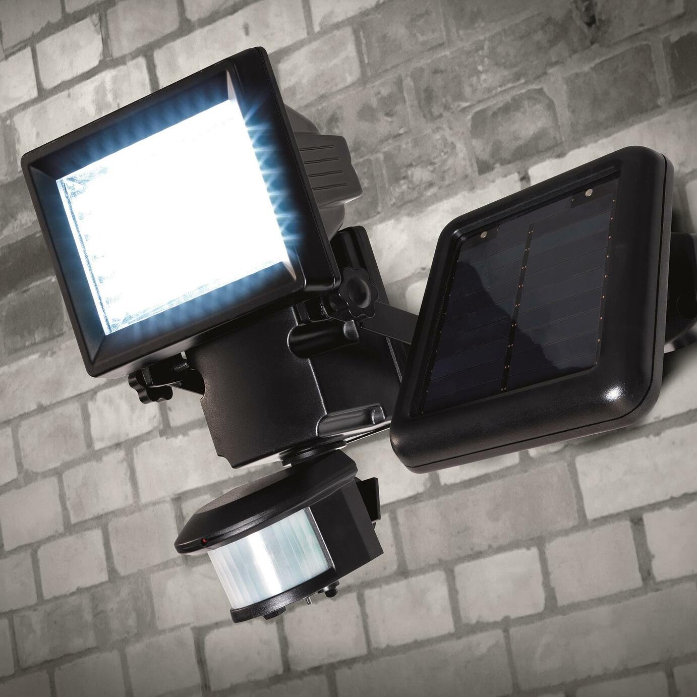 Duracell 400 Lumen Solar LED Security Lights Reviews Updated June 2023