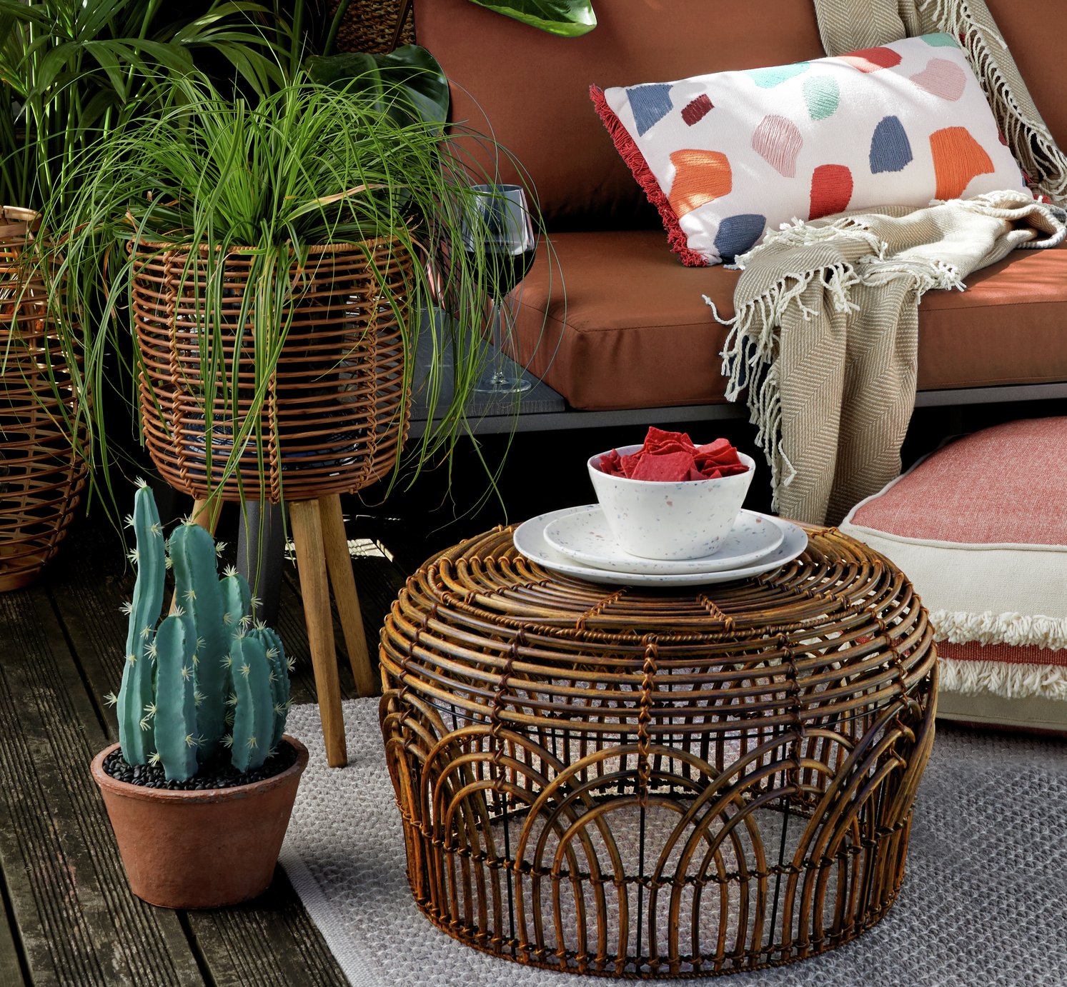 Argos Home Sahara Faux Rattan Stand Planter Review