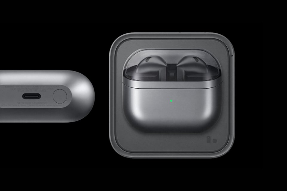 Silver Samsung Galaxy Buds3 earbuds in charging case.