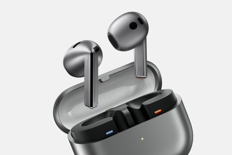 Samsung Galaxy Buds3 floating above silver case.