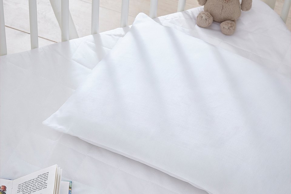 Silentnight Safe Nights Anti Allergy Cot Bed Pillow.