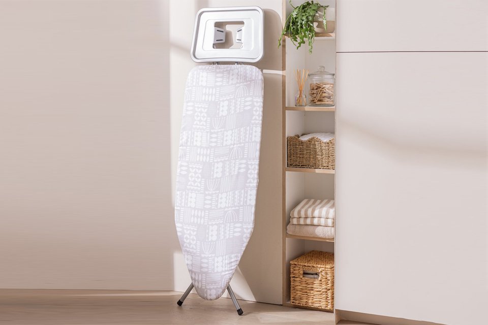 Habitat Extra Wide 120 x 45cm Ironing Board - Silver.